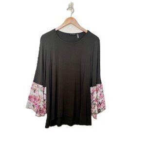 Elliot & Vine Top